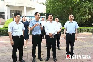 不尊重！小马丁被换下时无视史密斯罗击掌，后者满脸尴尬